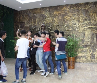 南昌建筑工程技工學(xué)校師生在仙客來學(xué)習(xí)“雙創(chuàng)”經(jīng)驗(yàn)、分享“雙創(chuàng)”精神