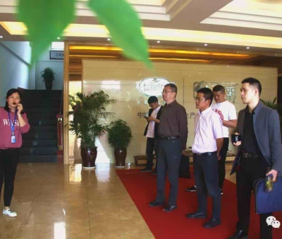 “堅扶實業(yè)，造福人民”推動食用菌產(chǎn)業(yè)升級！省發(fā)改委商價管理處領導蒞臨仙客來靈芝調(diào)研。