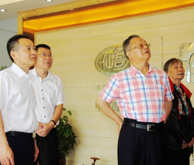 推進農(nóng)業(yè)發(fā)展抓好生產(chǎn)落實，仙客來因為他的到來備受鼓舞！